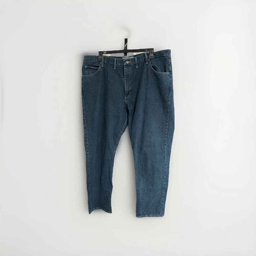 Wrangler Authentic mens jeans dark denim waist 44 inseam‎ 32 cotton EUC A11